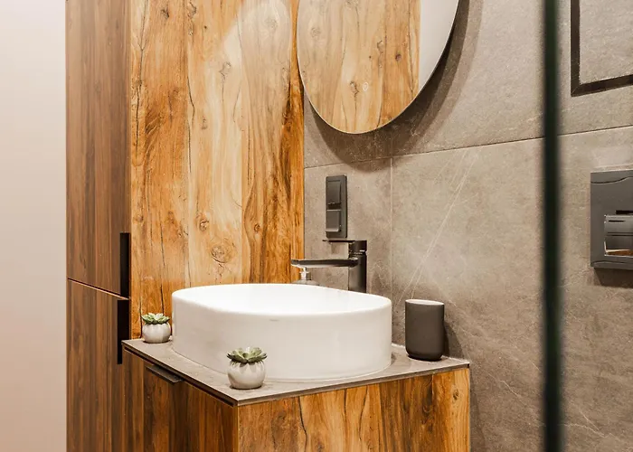 Urban Studio, Close To Everything *