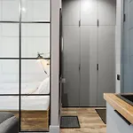 Urban Studio, Close To Everything