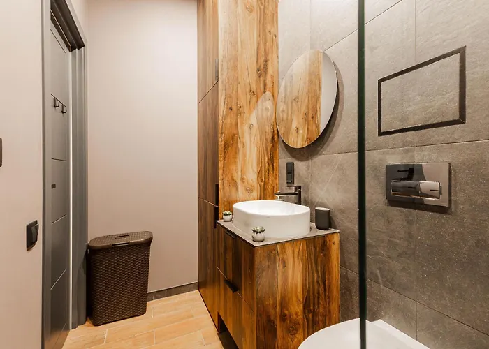 Urban Studio, Close To Everything Daire