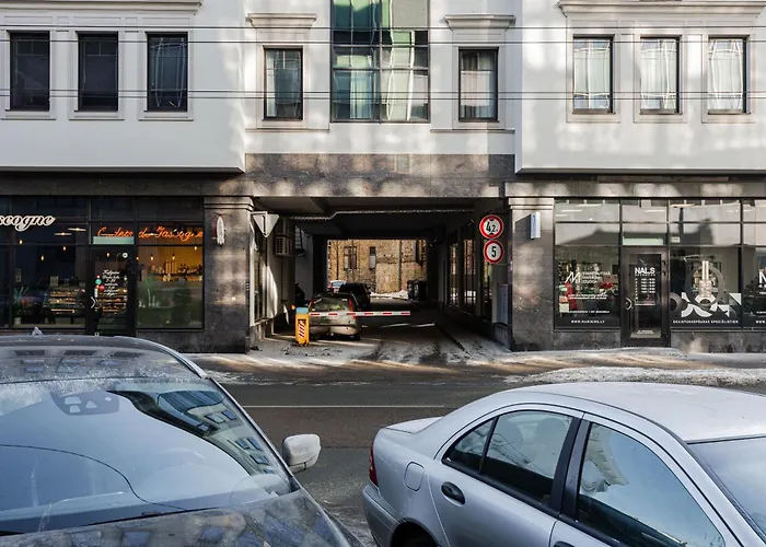 Urban Studio, Close To Everything *