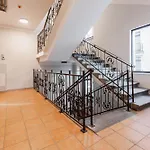 아파트 Urban Studio, Close To Everything 리가